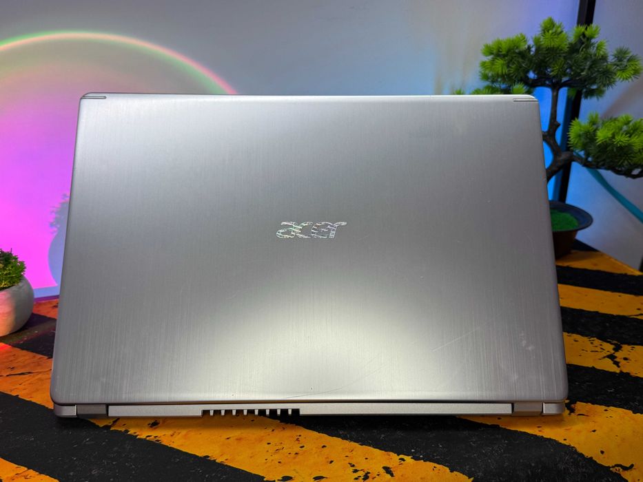 Acer Aspire 5, ryzen 3-3200u, 8gb ram, amd vega 2gb