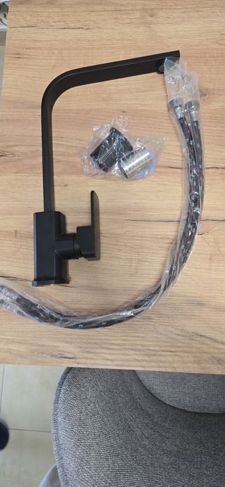 Torneira de Cozinha Preta Mate – Nova