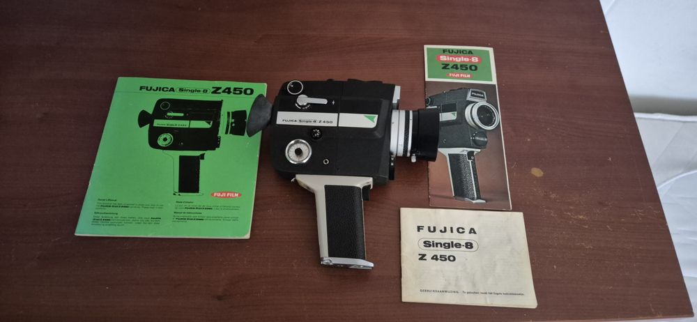 Продам старовинні відеокамеру fujica