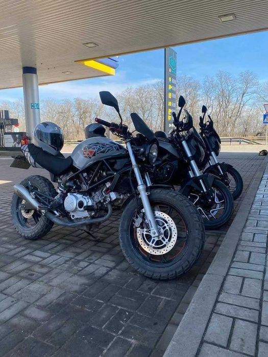 Honda VTR250 strit bike