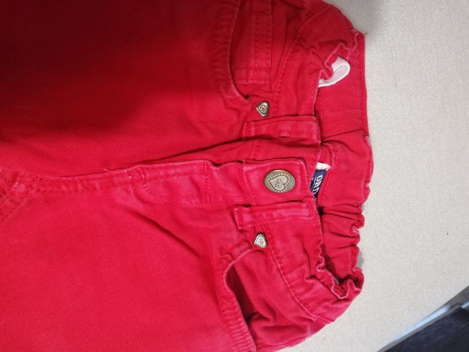 Calças ganga vermelhas, Girandola