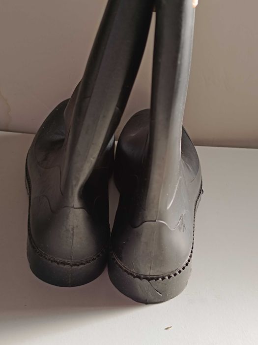 Galochas pretas de borracha N.39