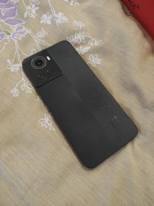 OnePlus 10R em ótima condições