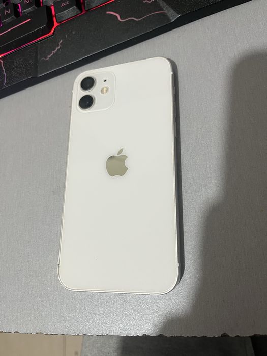 Vendo iphone 12 normal como novo