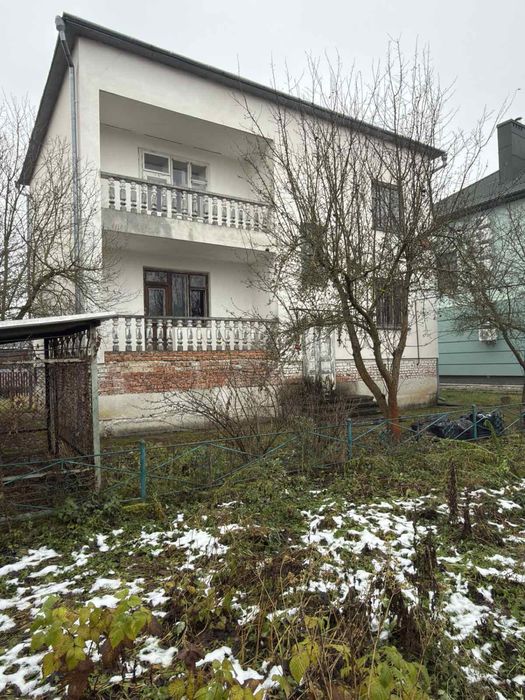 Продається будинок в с. Крихівці, в 10 хвилинах від міста