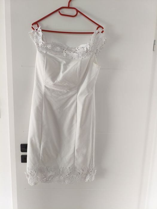Biała elegancka sukienka rozmiar l