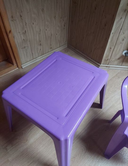 Stolik dziecięcy i krzesełko
