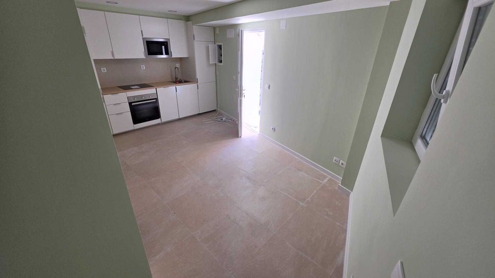 VENDA OU PERMUTA de moradia T2 Remodelada em Charneca – Venda do Pinheiro