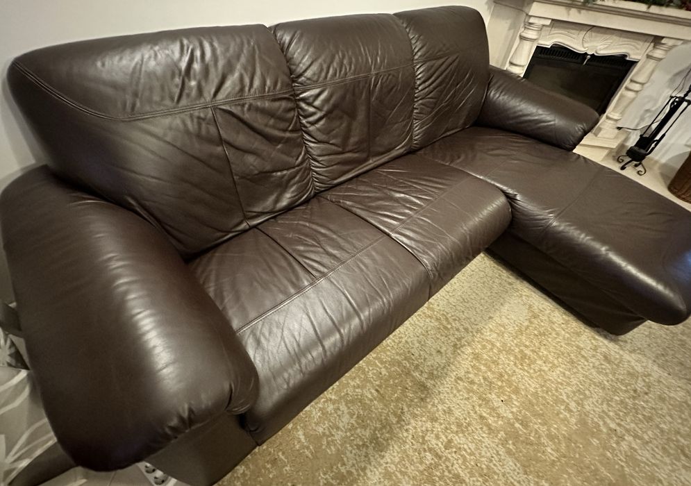 Sofá KIVIK 3 lugares com chaise longue em pele