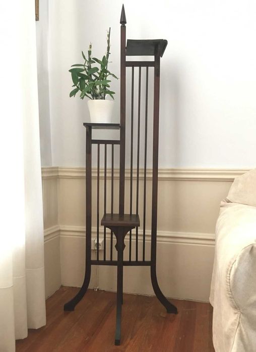 Conjunto de 2 Colunas Floreiras antigas