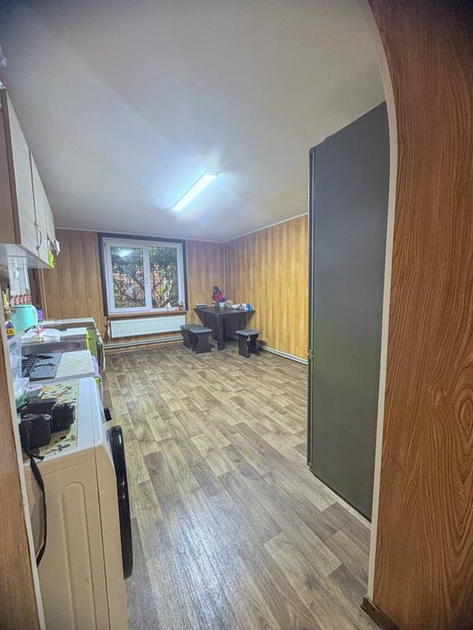 Продається просторий, комфортний будинок в м. Апостолове.