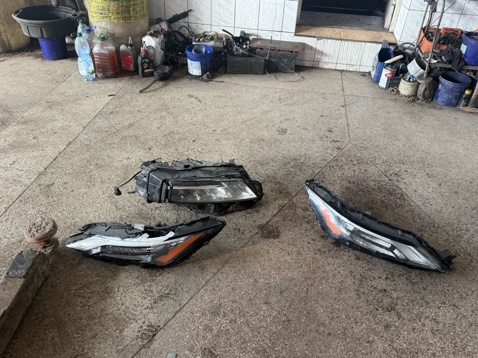 Фари на Ніссан Рог Т33