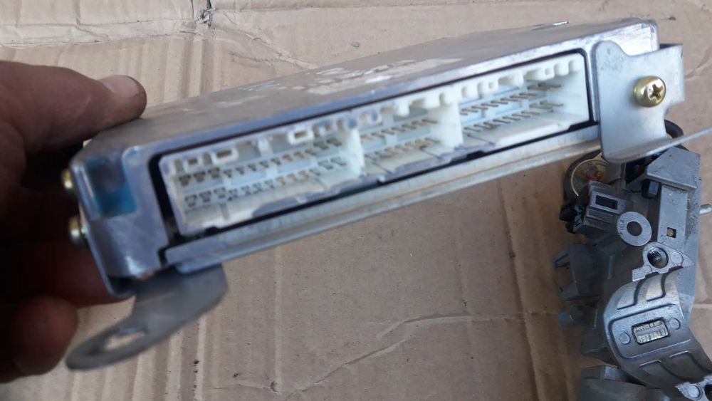 mazda 626 97-02 2.0 ditd komputer sterownik rf2a
