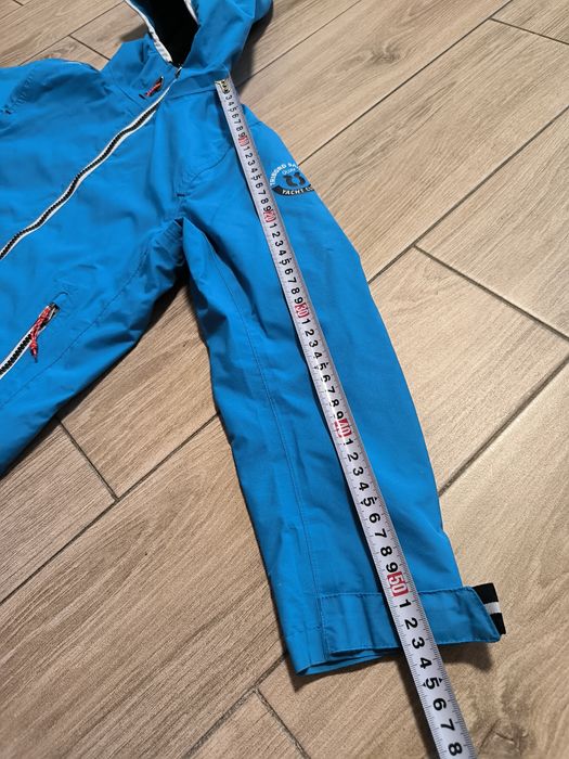 Decathlon курточка вітровка для хлопчика 8-9 років куртка дощовик
