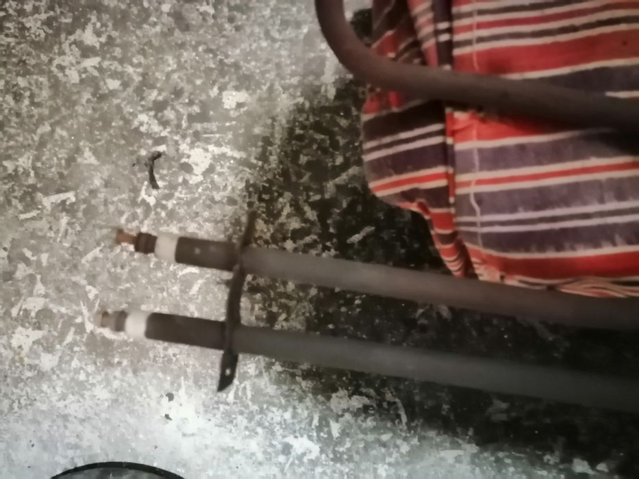 Продам тэн с элктро квадратный  духовки б/у в хорошем робочем состояни