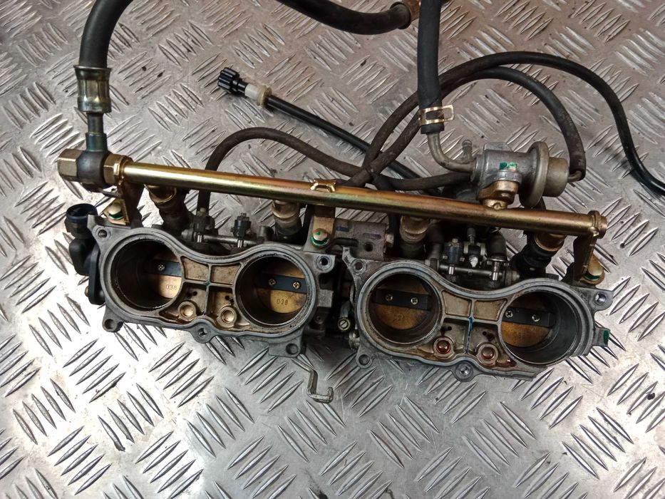 Honda CBR 600 F4i PC35 Przepustnice Przepustnica Wtryski TPS 01-06