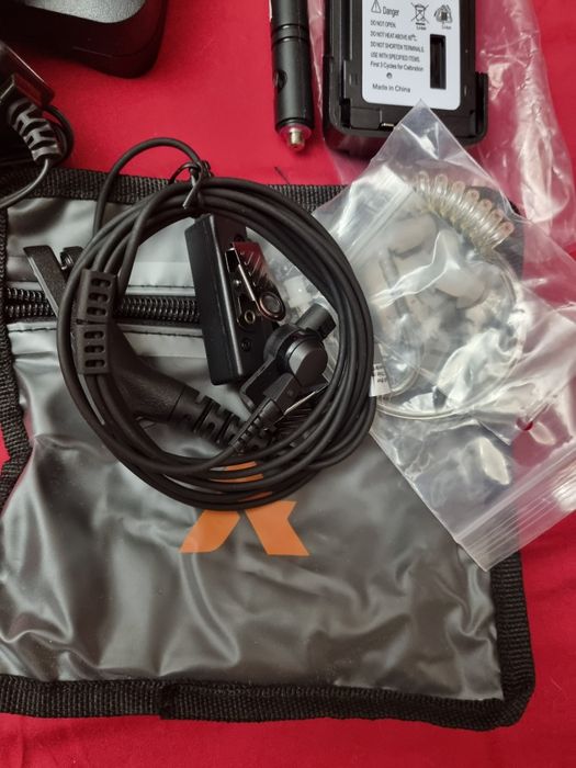 Комплект- рация  МОТОРОЛА-4400+зарядное+усиленная батарея+гарнитура