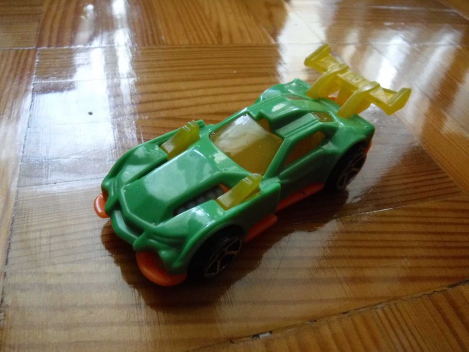 Miniaturas de automóveis e outros - cada 5 euros