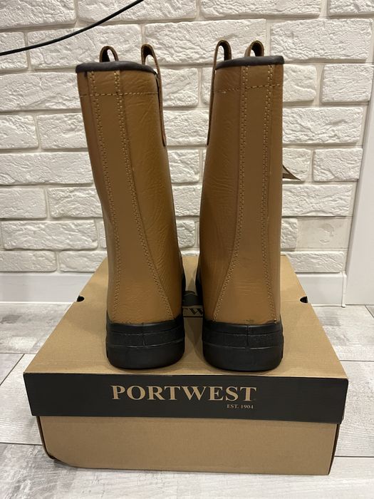 Чоботи робочі утеплені з накладкою на носок