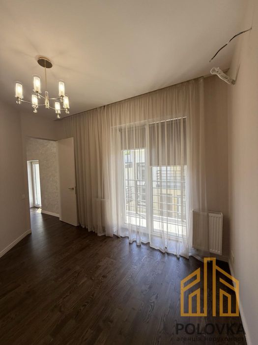 БЕЗ КОМІСІЇ Продаж 3-кімнатного таунхаусу з гаражем у центрі міста