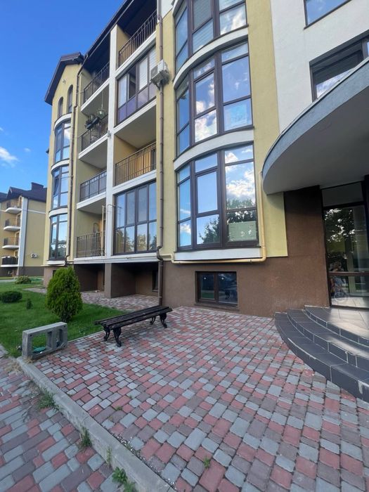 Комерційне приміщення 41.2 м2 , без ремонту, під будь-який бізнес