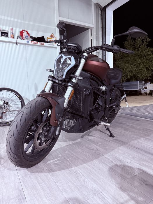 Benelli 502c  igual a nova com apenas 4900km