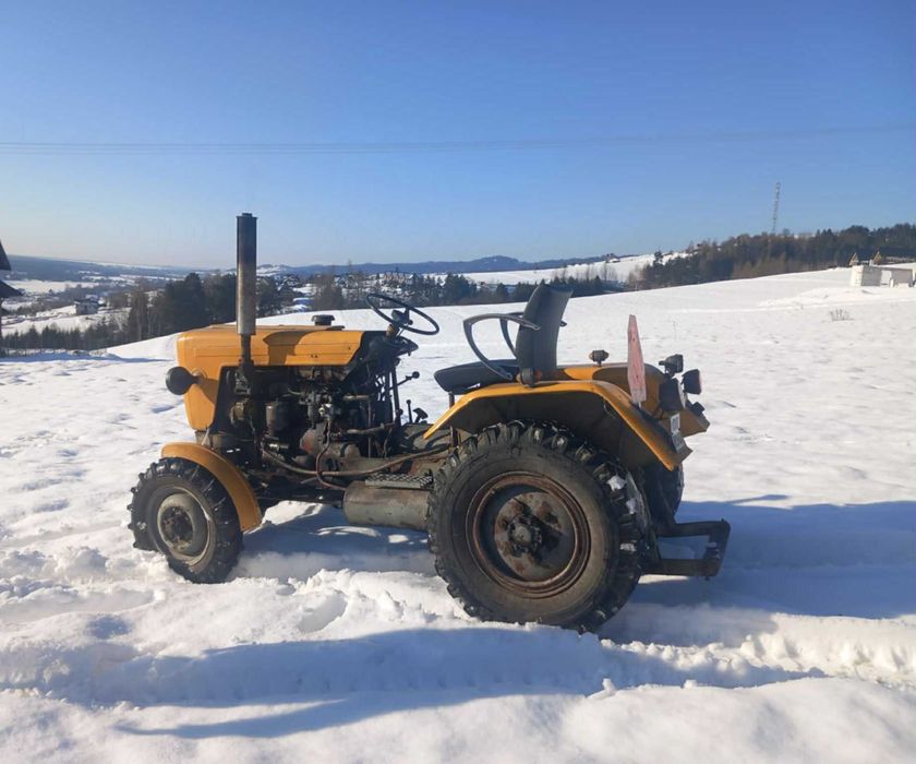 Ciągnik SAM 4x4 z silnikiem C328 podnośnik