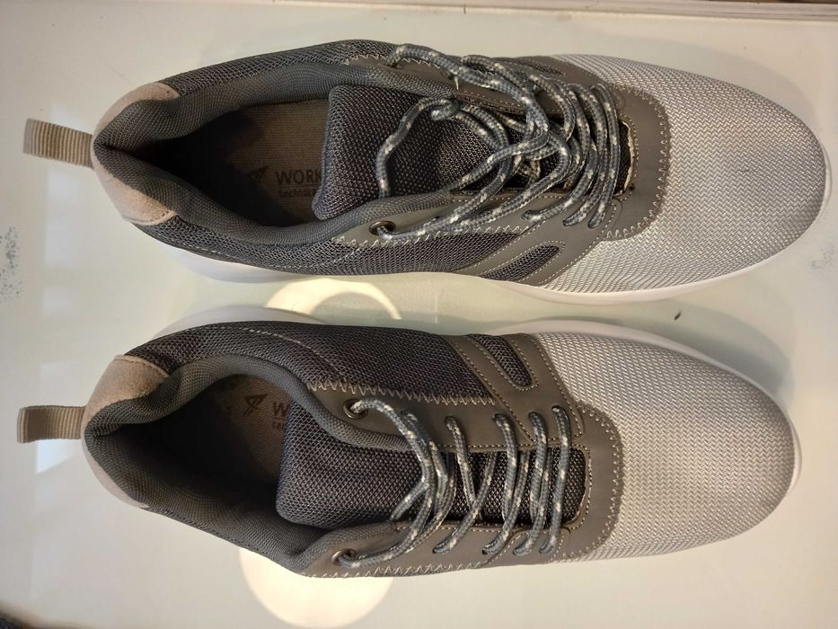 Par de Ténis homem - Praticamente novos com uso de 4 dias