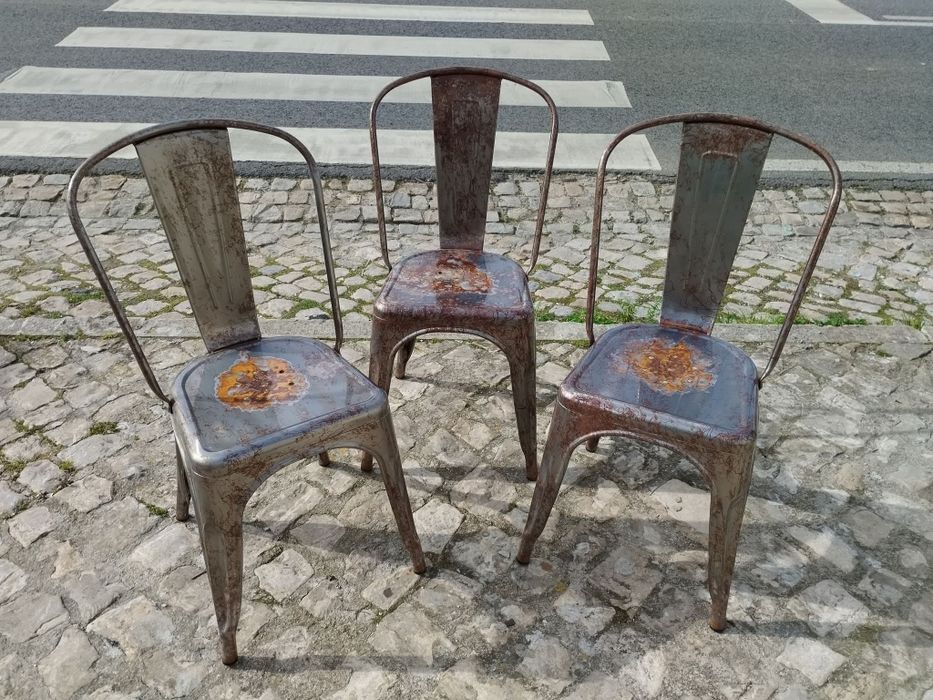 Cadeiras em chapa
