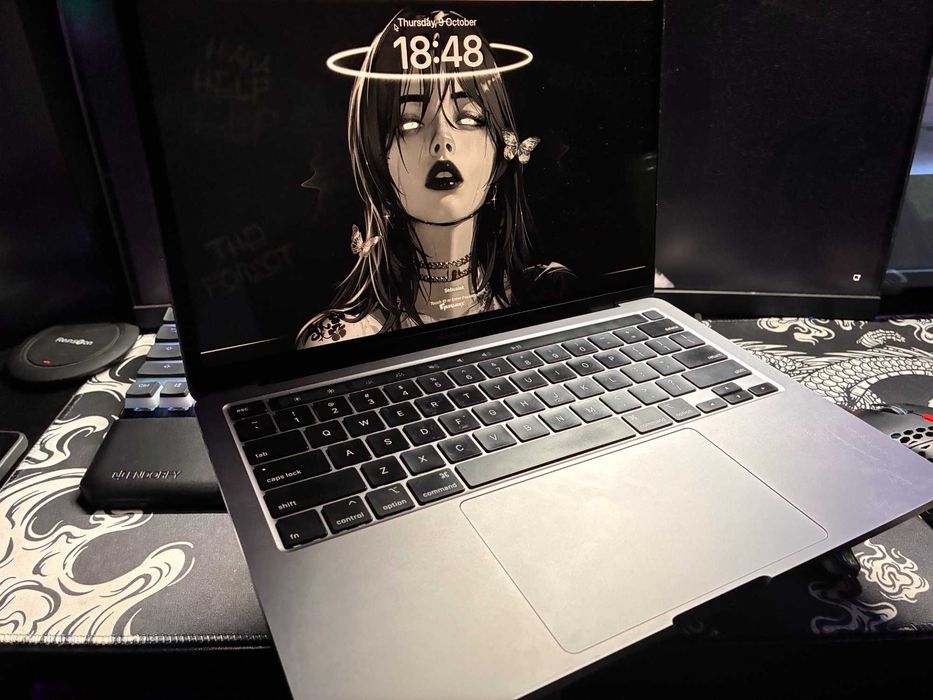 Macbook Pro TouchBar 2020  i5 256/8GB