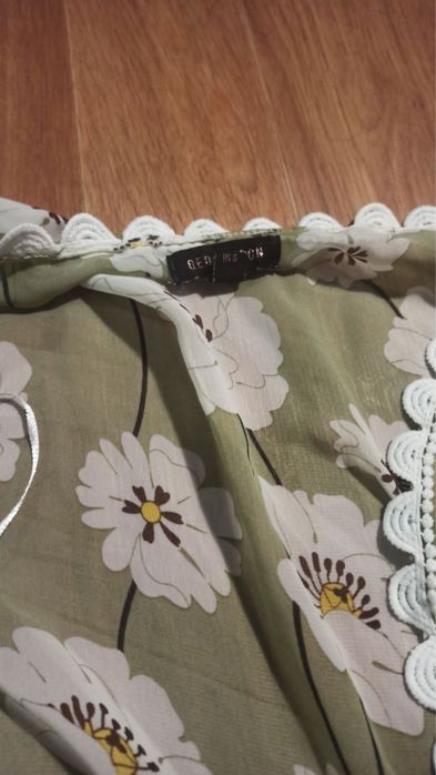 Парео, накидка з квіточками