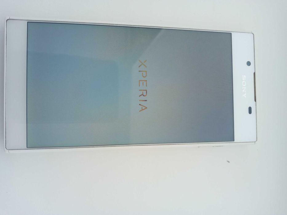 Продам смартфон Sony Experia  g3312
