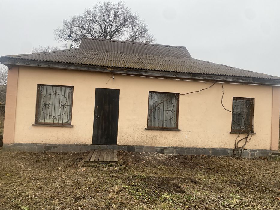 Продається затишний утеплений будинок смт.Брусилів 70 км від м.Києва