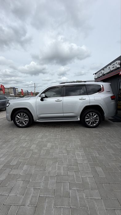 Toyota Land Cruiser Тойота Ленд Крузер 300 Premium 2022 р 3,3 дизель 10АКПП ІДЕАЛЬНИЙ