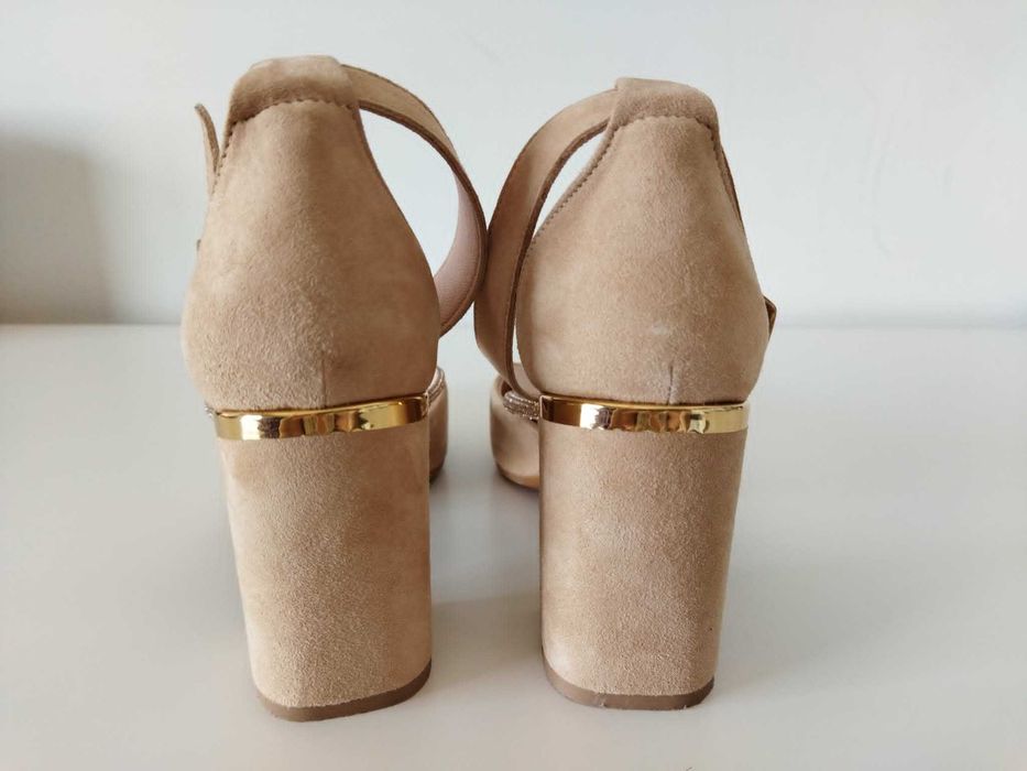 Sapatos bege, tamanho 36 em ótimo estado