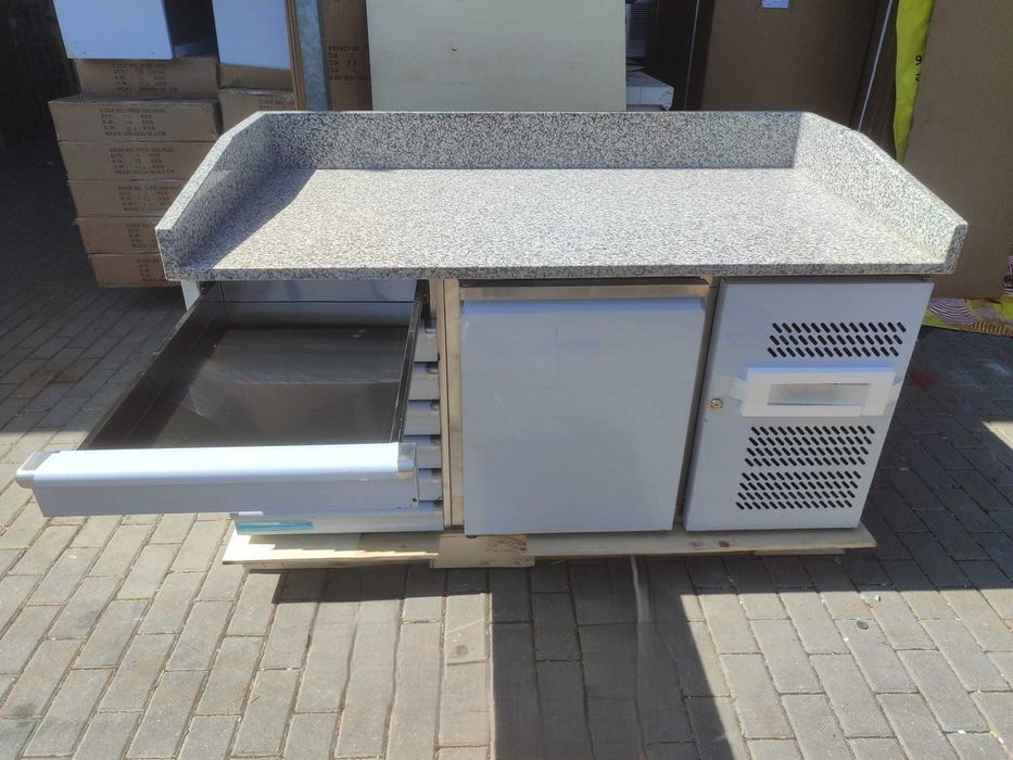 Bancada Refrigerada de Preparação c/ Tampo em Granito - NOVA