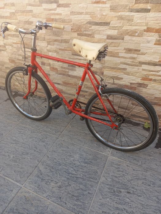 Bicicleta antiga roda 18