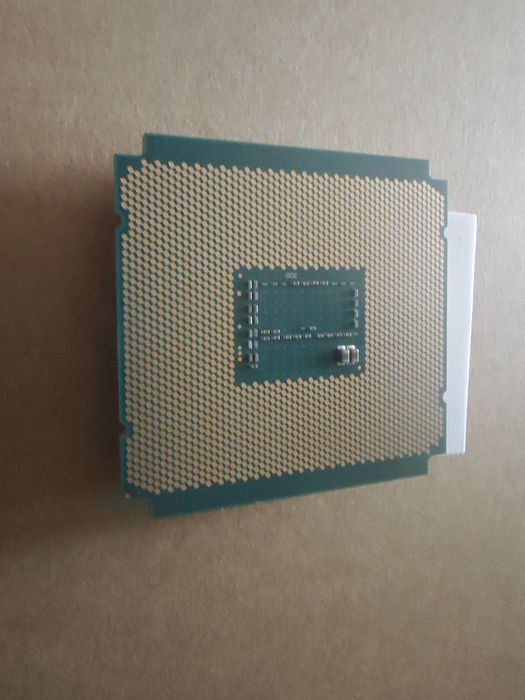 Продам процесор Intel Xeon E5-2699 v3 (LGA2011-3) — 18 ядер / 36 потоків ідеальний стан.