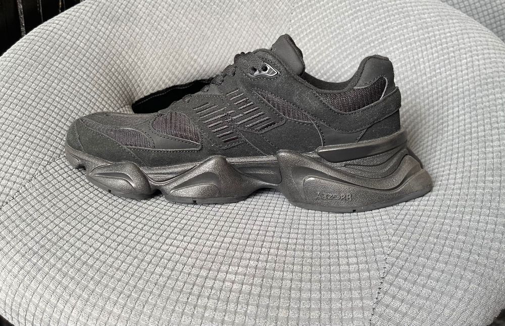 New Balance 9060 Czarne 45 Męskie