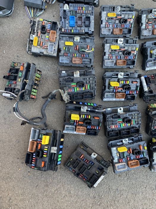 Блок запобіжників Бсм BSM Пежо Сітроен блок керування блок управління