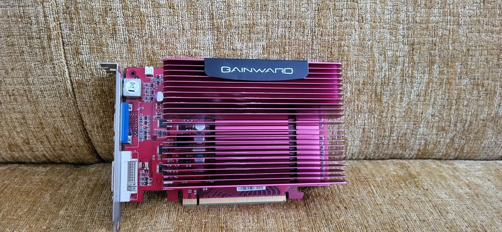 видеокарта NVIDIA GeForce 8600 GT 512 МБ