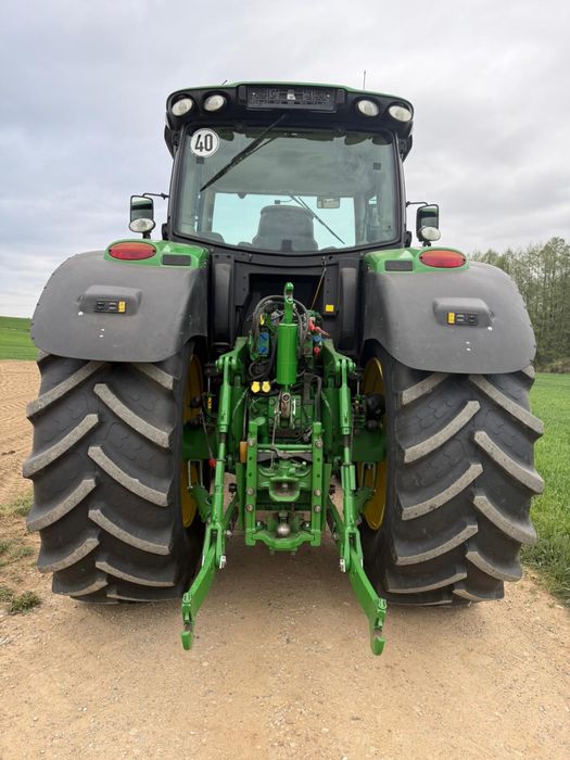 John Deere 6210R