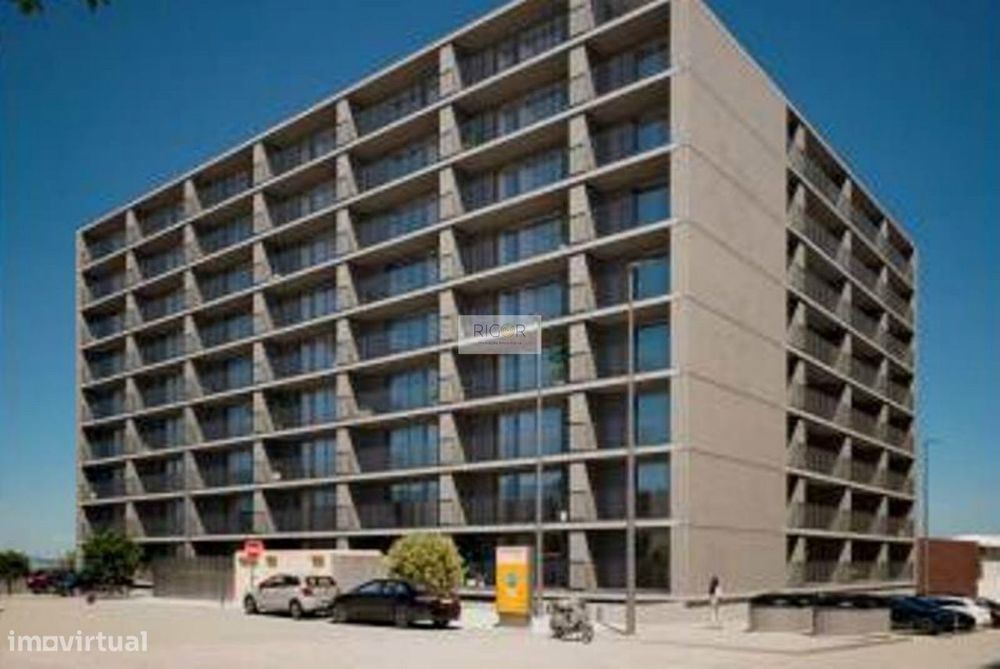 Apartamento T2 com terraço ao Monte da Virgem em Vilar de Andorinho