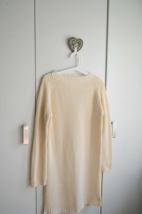Bruuns Bazaar – kremowa sukienka swetrowa / długi sweter, 100% bawełna