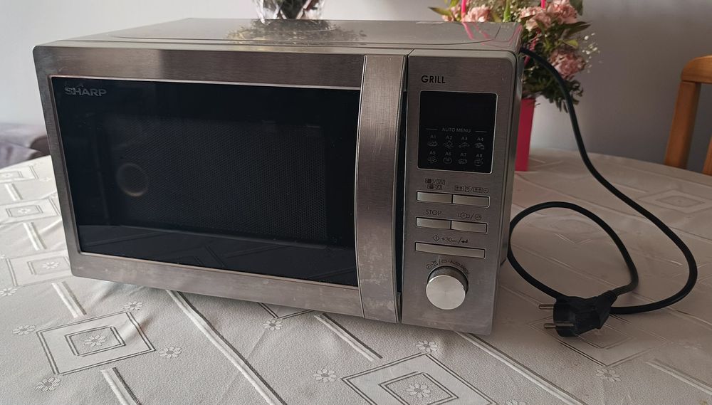 Kuchenka mikrofalowa Sharp.