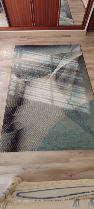 Tapete de sala de grande dimensão