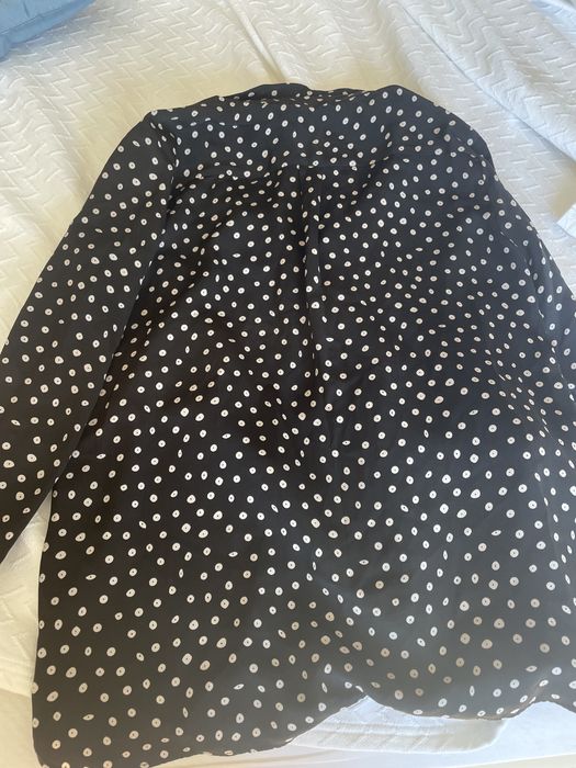 Camisa preta. ZARA. Tipo seda. Tamanho S.