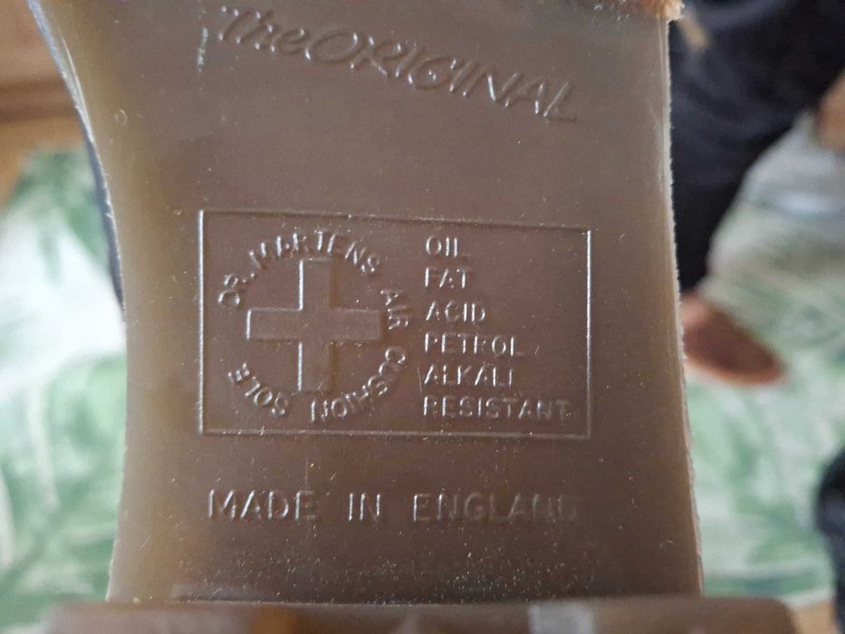 Buty Dr.Martens na szerszym obcasie 37 nowe Made In England