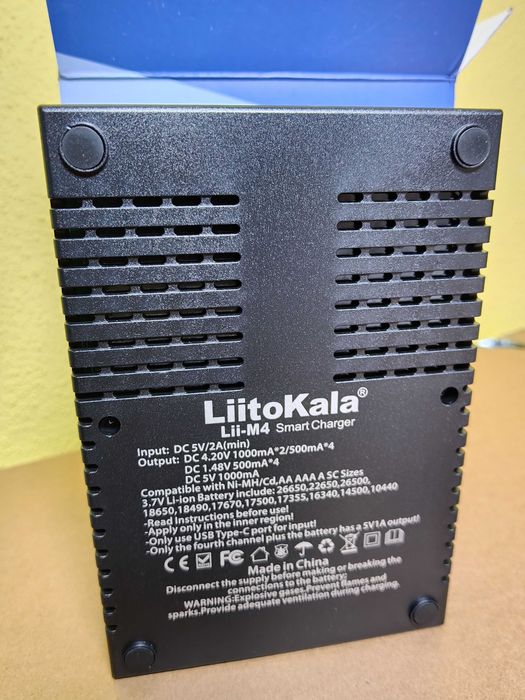 Carregador de Pilhas e baterias Inteligente LiitoKala Lii-M4 LCD Novo