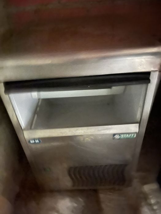 Máquina de fazer gelo